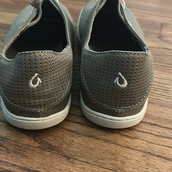 OluKai Men's Boat Shoes in Gray with White Laces - Picture 4 of 7